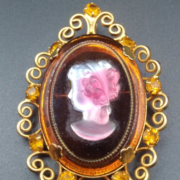 Juliana Cameo for Celebrity NY Vintage Glass Rhinestone Cameo Brooch Pendant - Picture 1 of 4